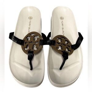 Tory Burch Miller Cloud Sandals Sz 10.5
Perfect Black/almond flour/new ivory